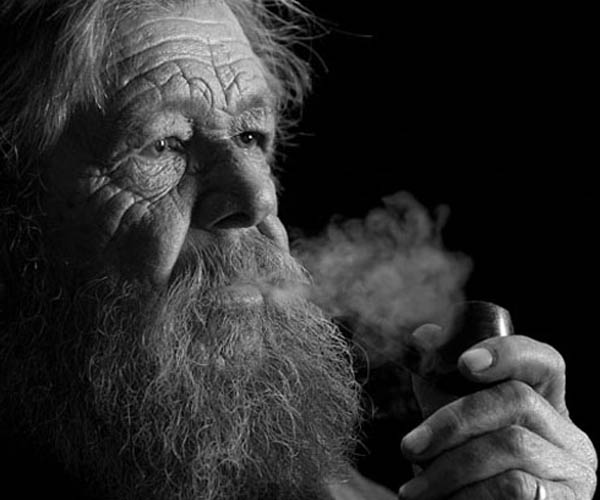 Is pipe smoking making a comeback?(© All Rights Reserved)